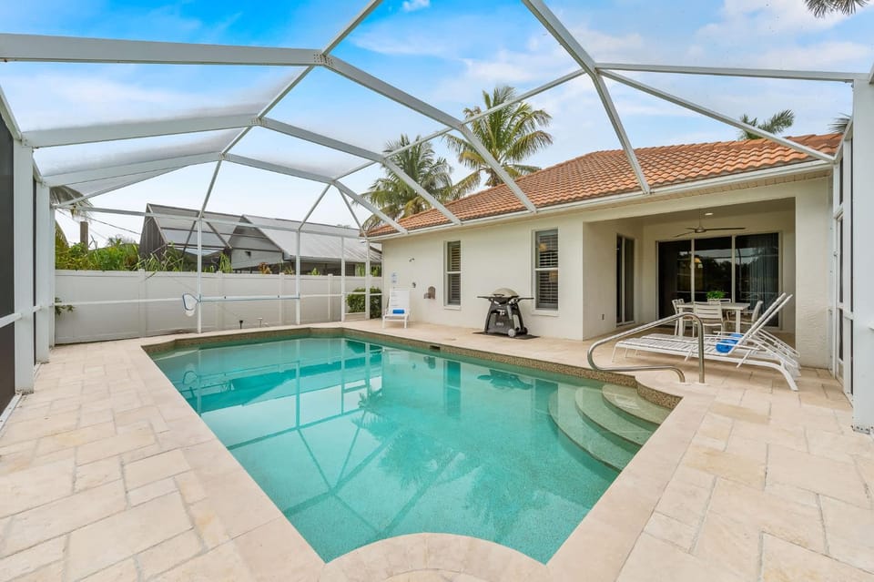 Day, Pool view, Swimming pool, Swimming pool, sunbed