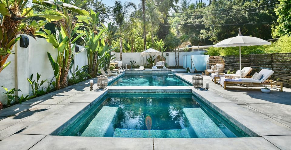 Hot Tub, Swimming pool