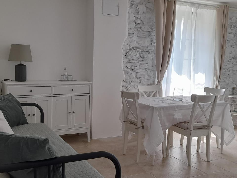 ape bianca - appartamento mimosa Apartment in Colico
