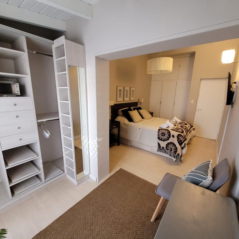 TV and multimedia, Photo of the whole room, Bedroom, wardrobe