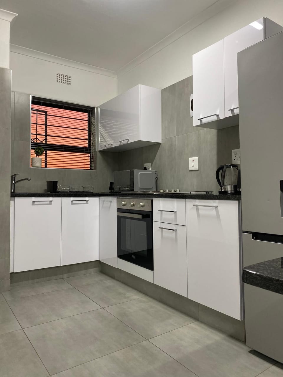 Urban & Comfortable Loft Apartment in Mthatha with Fast Reliable Wifi Apartment in Eastern Cape