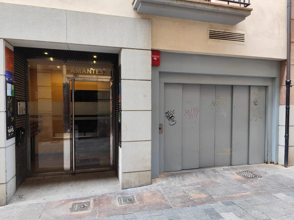 Property building, Facade/entrance, Lobby or reception