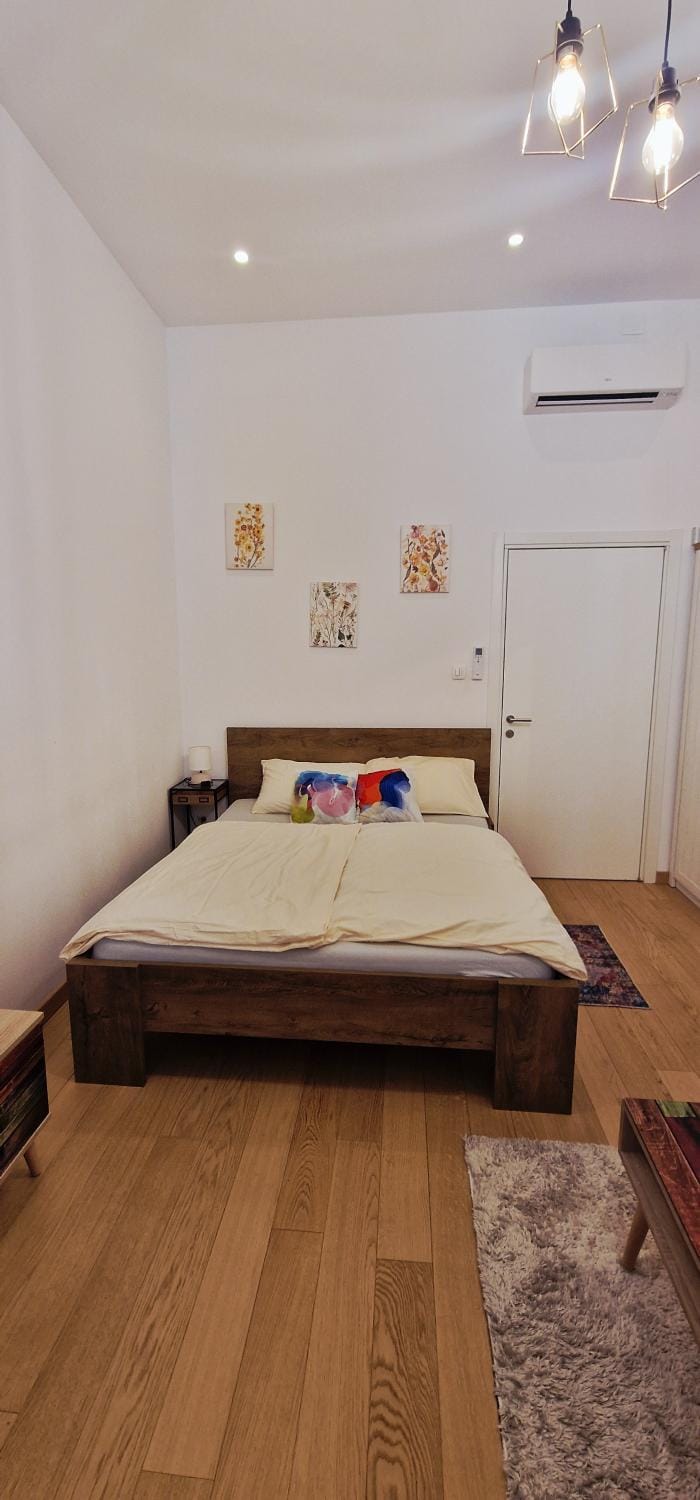 Bed, Bedroom