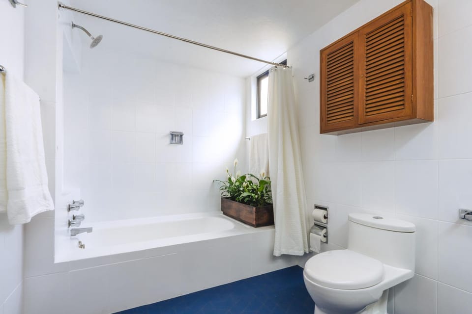 Bathroom, Bath, towels