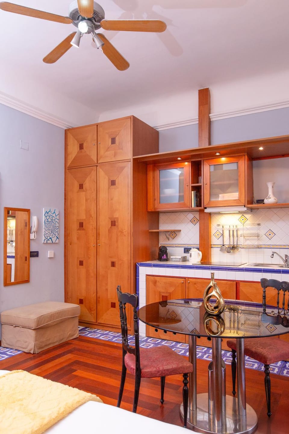Communal kitchen, kitchen