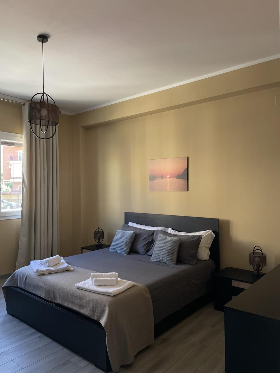 Bed, Photo of the whole room, Bedroom, towels