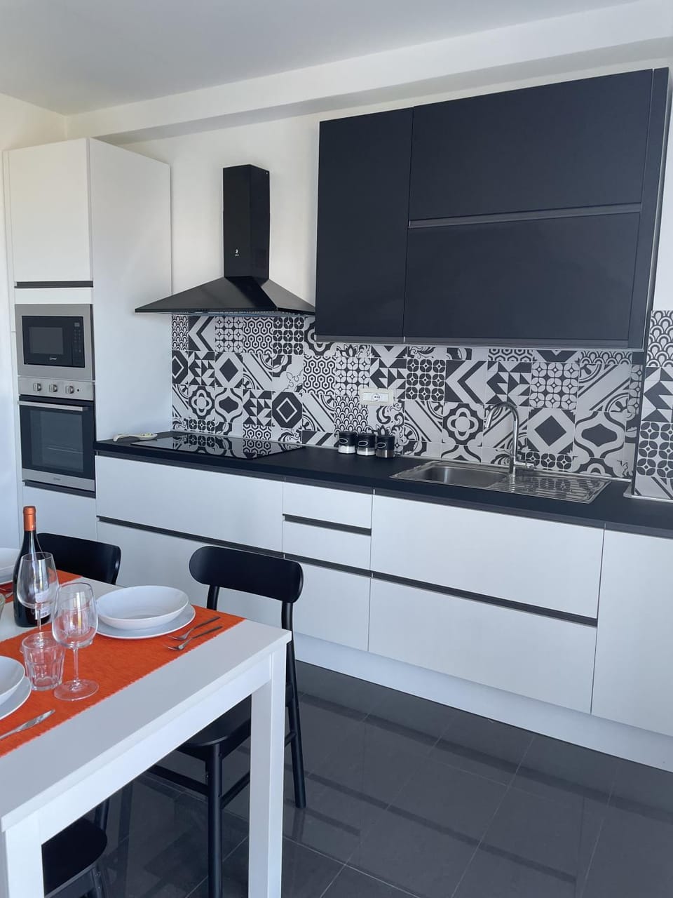 Kitchen or kitchenette, Dining area, minibar, pet friendly, stove