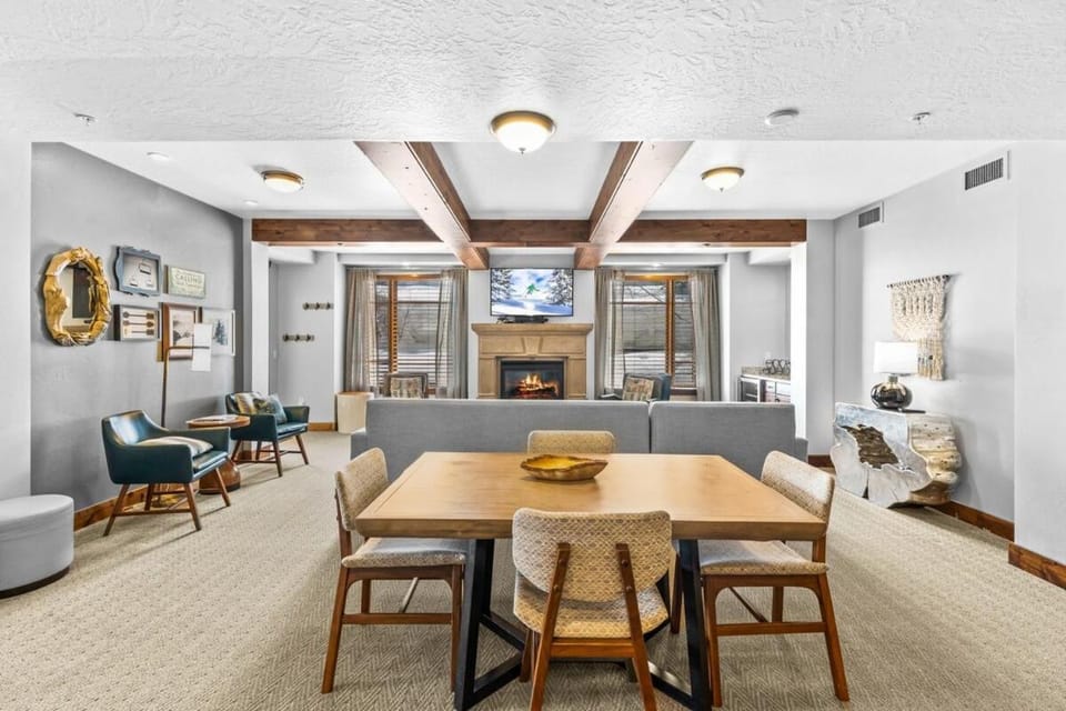 Ski-In & Out at Canyons, Pet-Friendly, Cozy Fireplace, Sleeps 10 House in Wasatch County