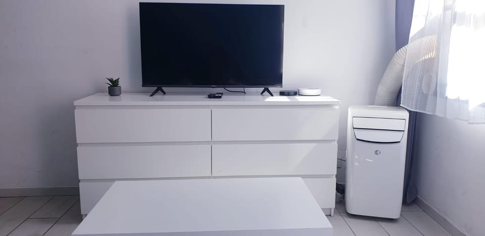 Communal lounge/ TV room, TV and multimedia