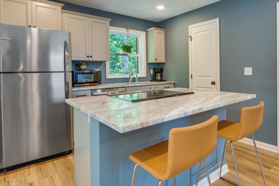 Dog-Friendly Mills River Retreat Near Hiking! Apartment in Mills River