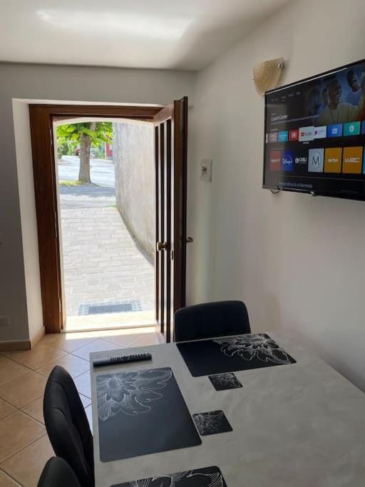 TreeStay - Modern 2 Floor 2 Bathroom Apartment Apartment in Molise, Italy
