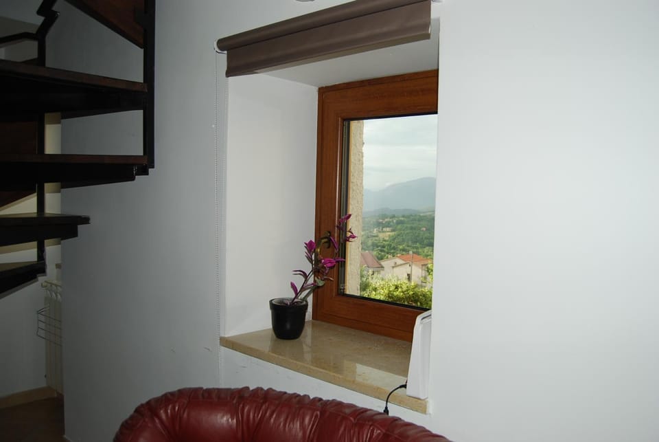 TreeStay - Modern 2 Floor 2 Bathroom Apartment Apartment in Molise, Italy