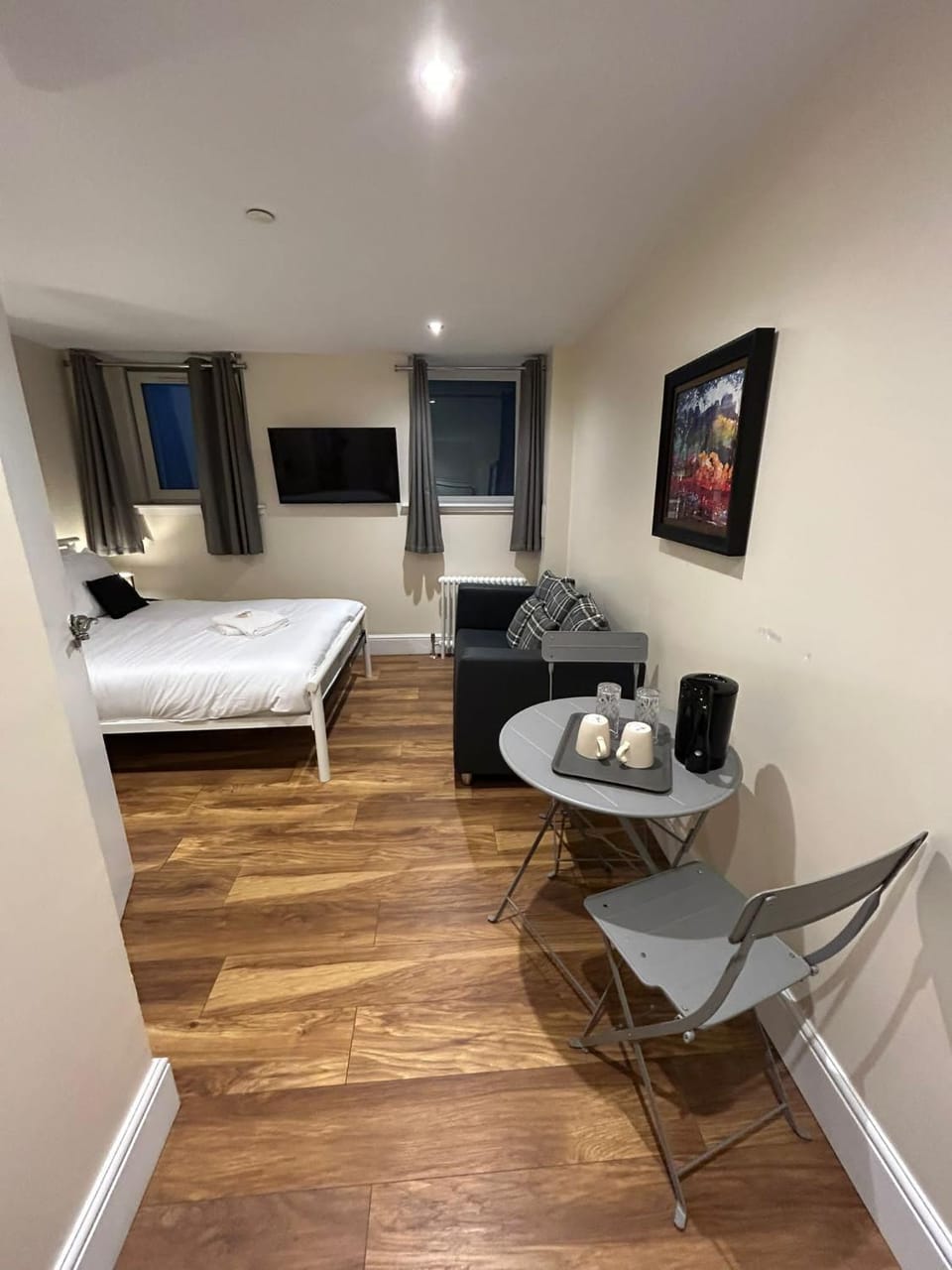Modern Double Room with Sofa Vacation rental in Edinburgh