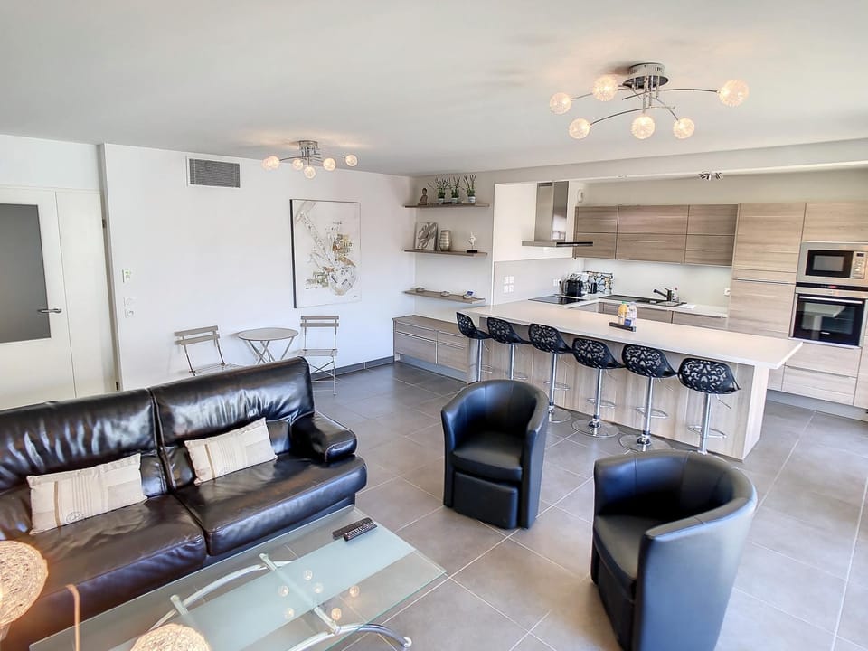 Living room, kitchen