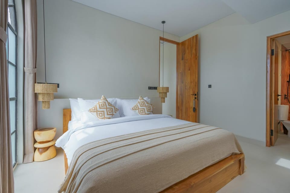 Villa Capela - Luxury 4-Bedroom, Heart of Canggu Villa in North Kuta