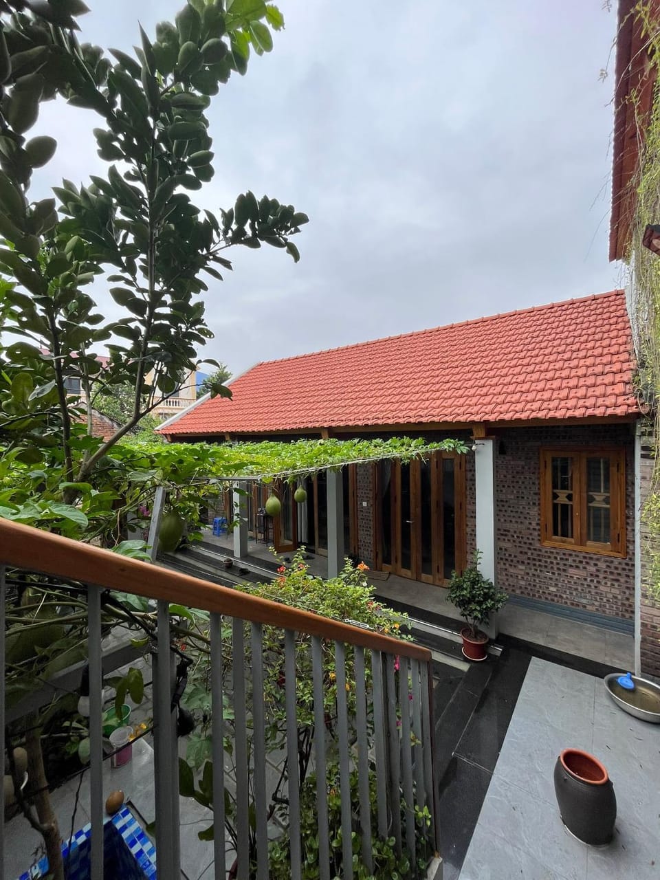 Property building, Day, Garden, View (from property/room), Balcony/Terrace, Garden view, Inner courtyard view