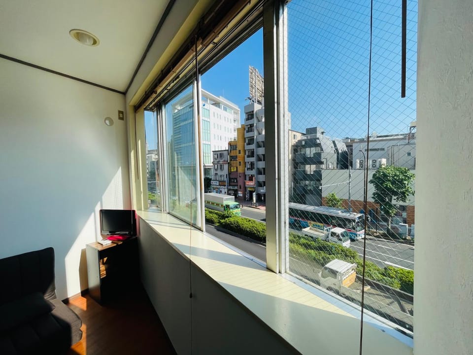 Day, View (from property/room), Living room, City view