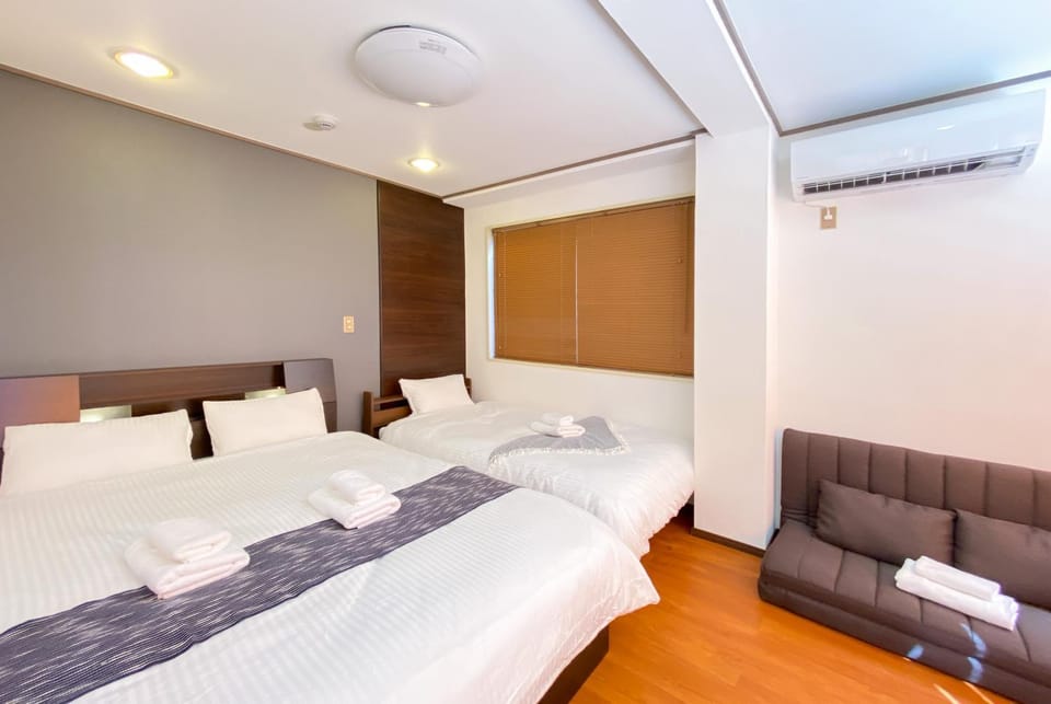 Bed, Photo of the whole room, Bedroom, Guests, internet, storage, towels, air conditioner