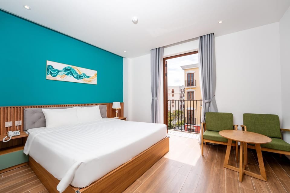 Bed, View (from property/room), Balcony/Terrace, Photo of the whole room