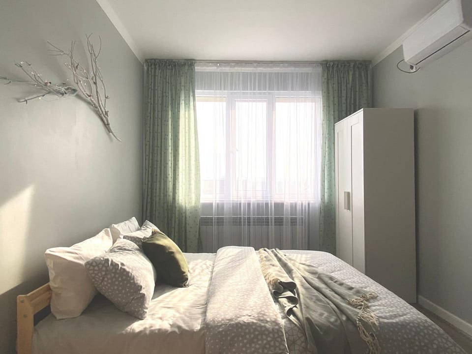 Bed, Photo of the whole room, Bedroom, wardrobe, air conditioner
