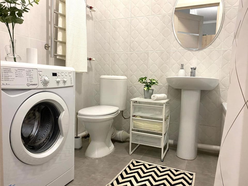 Toilet, Bathroom, washing machine