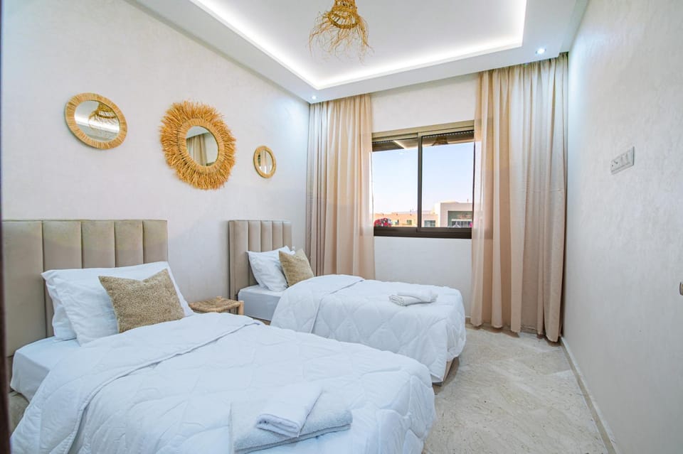 Bed, Bedroom, towels, towels