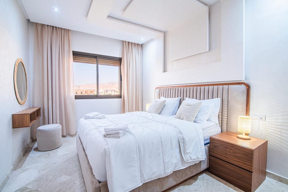 Bedroom, towels, towels