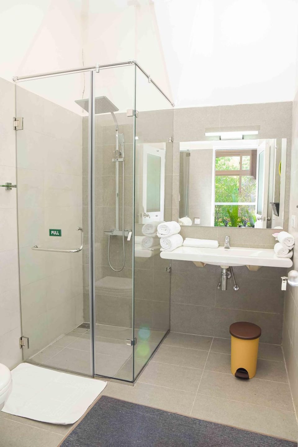 Shower, Bathroom, towels