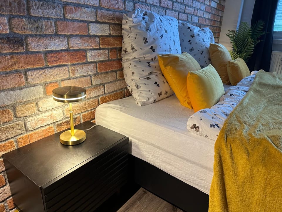 ANGEBOT - modern & gemütlich mit Parkplatz, Balkon, WiFi, Waschmaschine - 5min zum Schloss Apartment in Chemnitz