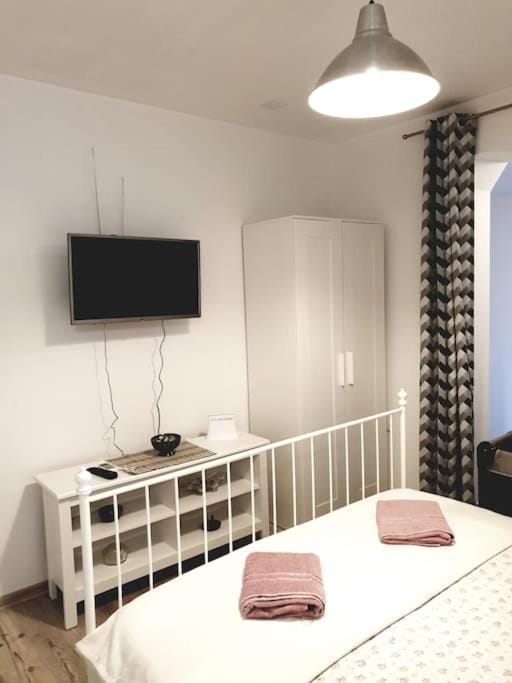 TV and multimedia, Bedroom, towels