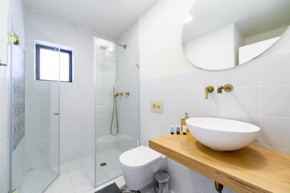 Shower, Bathroom, towels