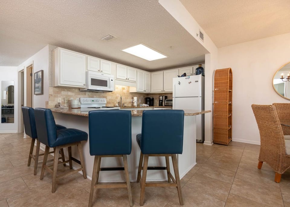 Phoenix X 410 Apartment in Ono Island