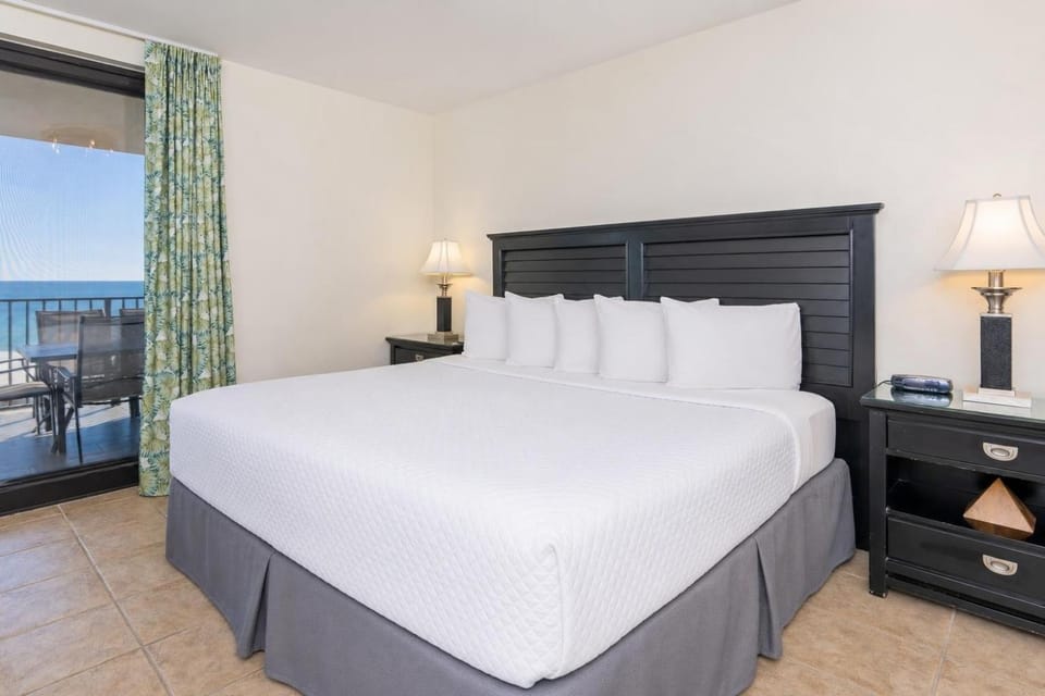 Phoenix X 504 Apartment in Ono Island