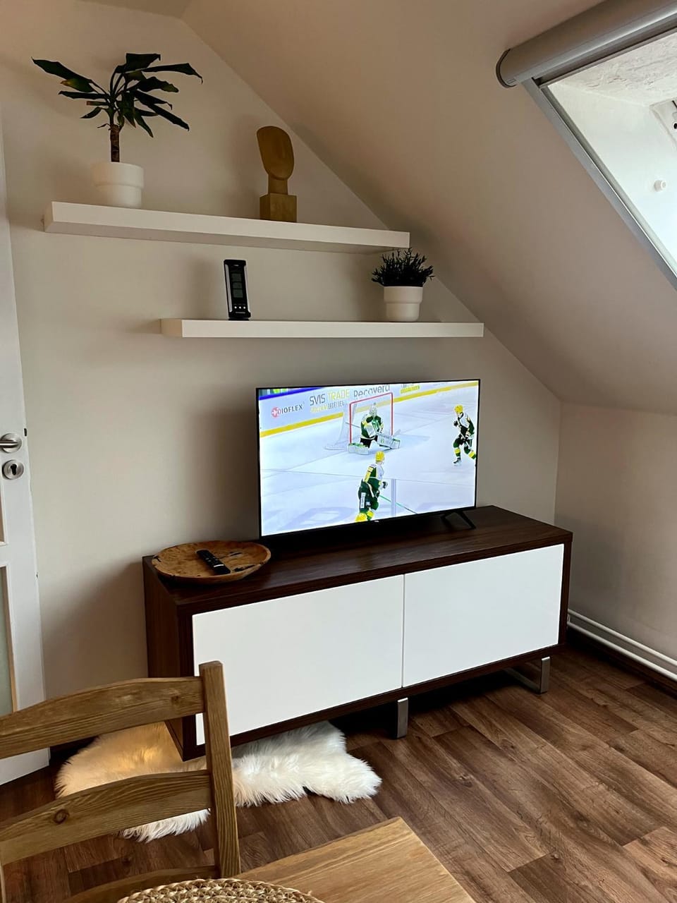 TV and multimedia, Living room, Dining area