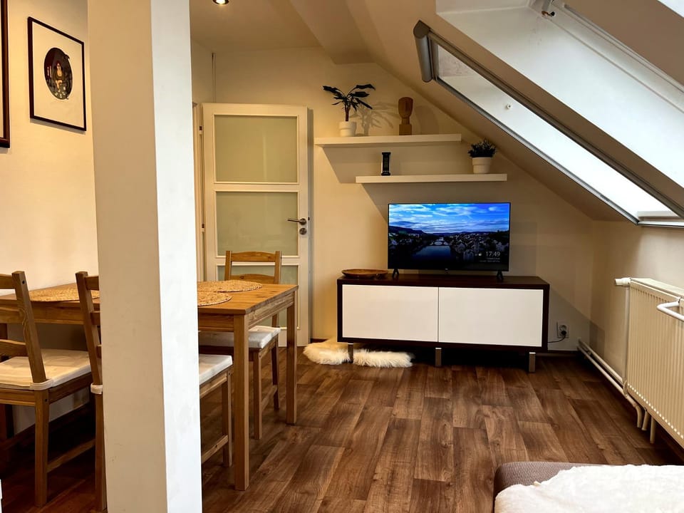 TV and multimedia, Living room, Dining area