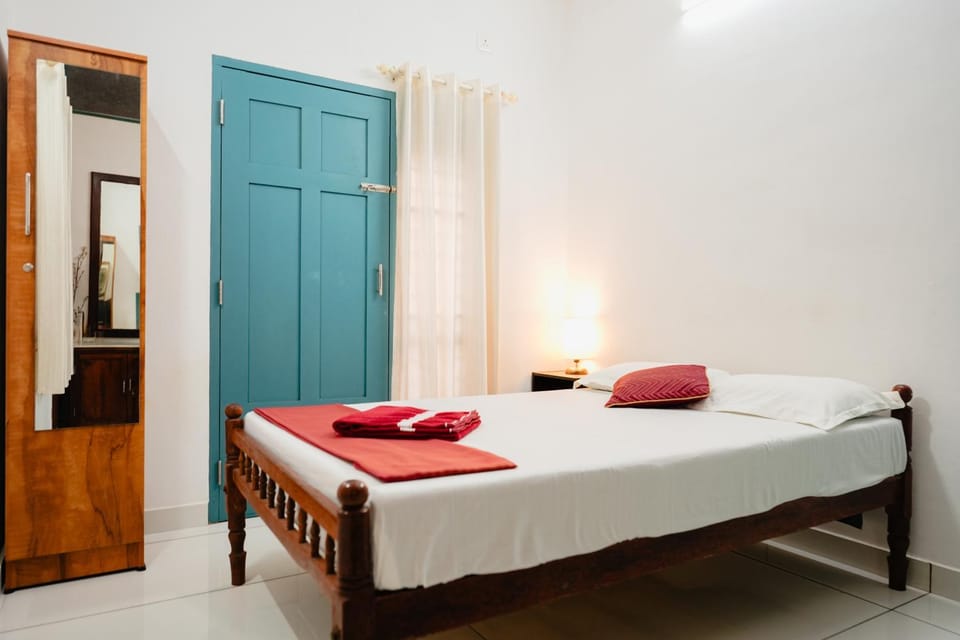 Bed, Bedroom, towels, wardrobe