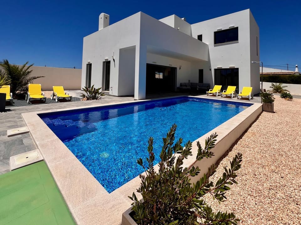 Property building, Patio, Balcony/Terrace, Pool view, Swimming pool, Swimming pool, sunbed