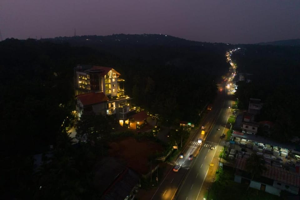 Woodbine Foliage Hotel in Kerala