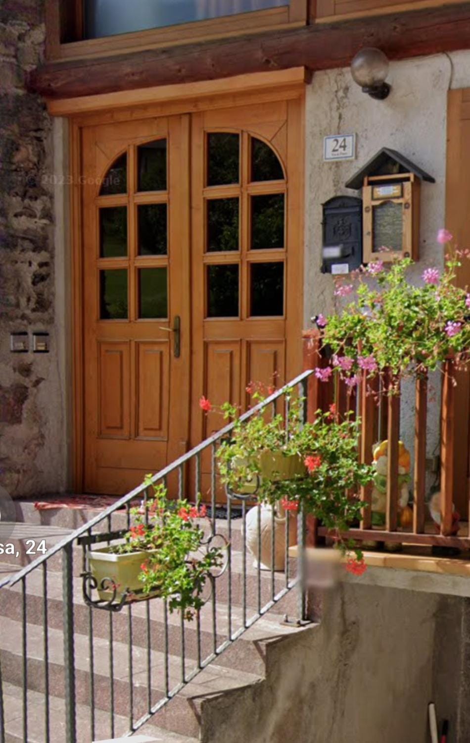 Facade/entrance