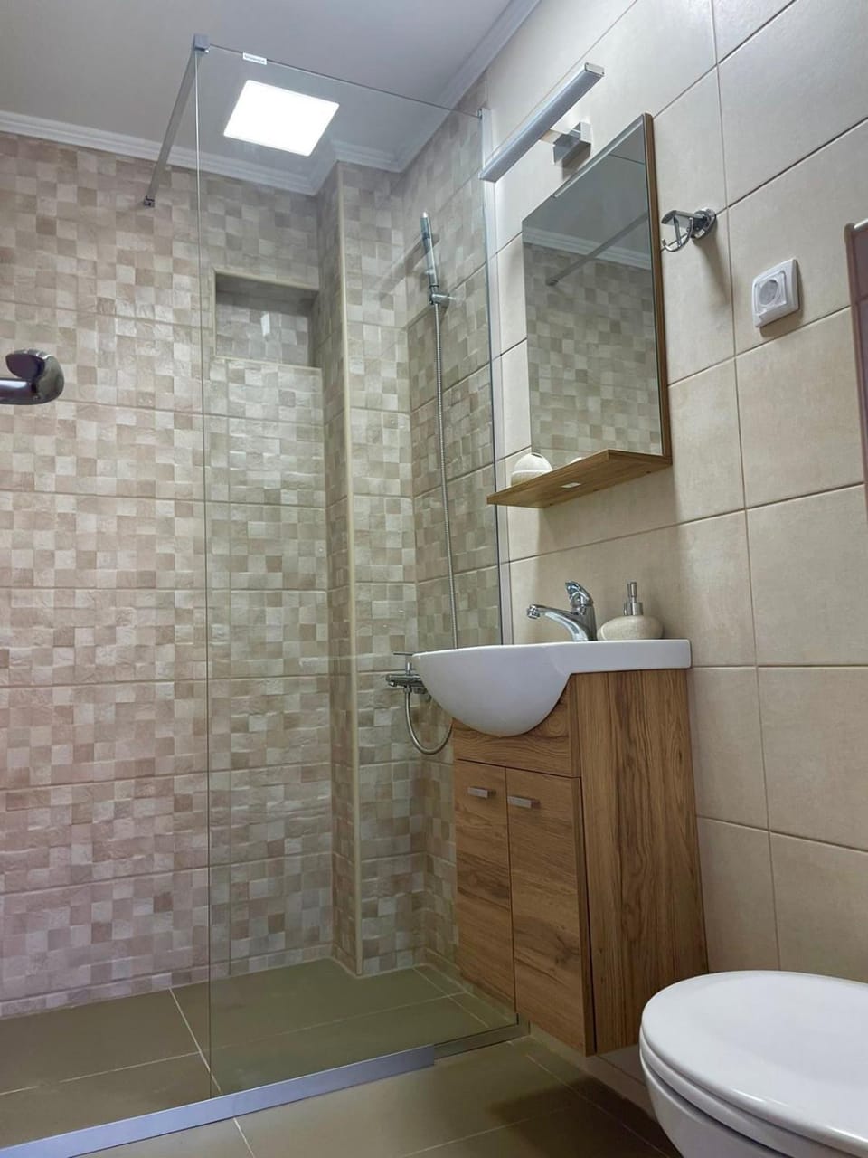 Shower, Toilet, Bathroom