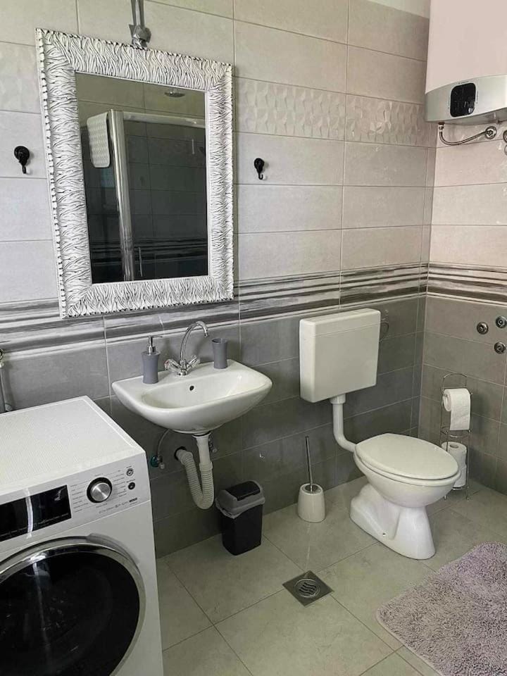 Toilet, Bathroom