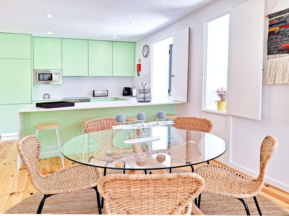 Kitchen or kitchenette, Meals