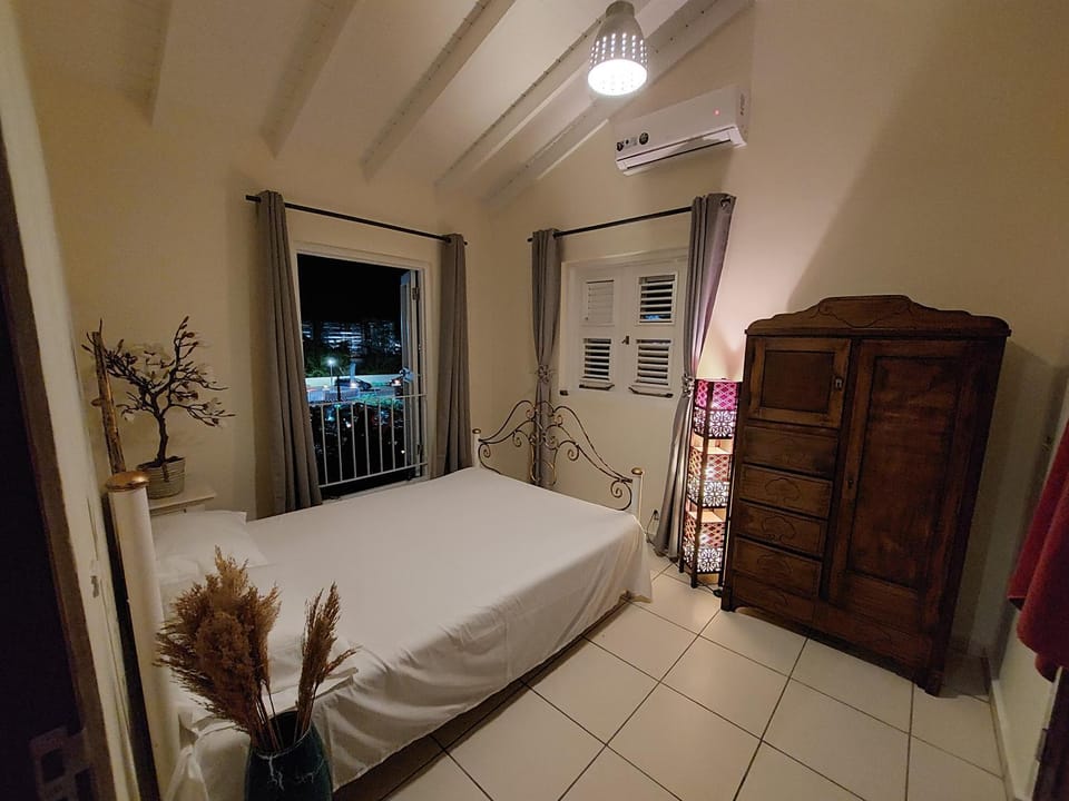 Bed, Night, View (from property/room), Bedroom, City view, Sunrise, wardrobe, air conditioner