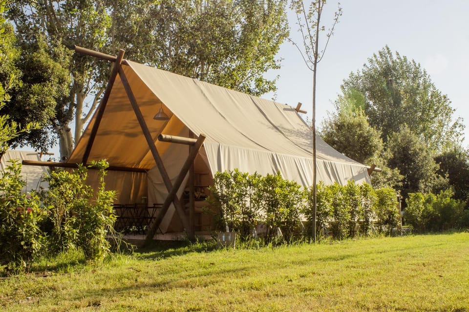 BNATURAL GLAMPING NATURISTA/NUDISTA Campground/ 
RV Resort in Tuscany