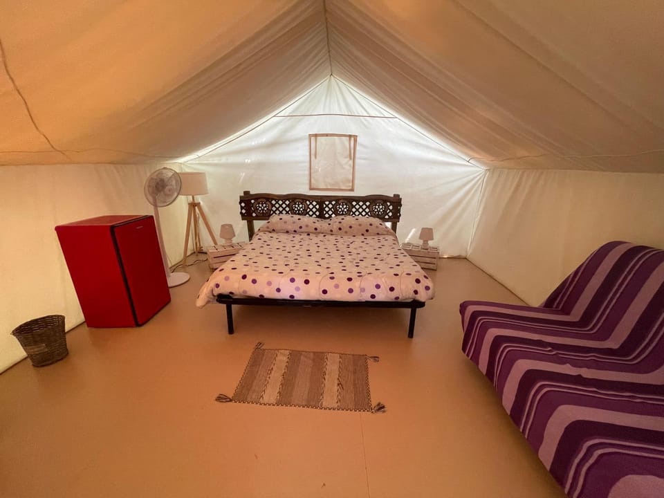 BNATURAL GLAMPING NATURISTA/NUDISTA Campground/ 
RV Resort in Tuscany