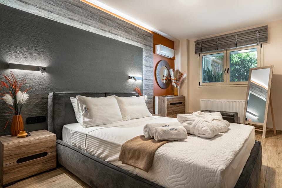 Bed, Bedroom, towels, air conditioner