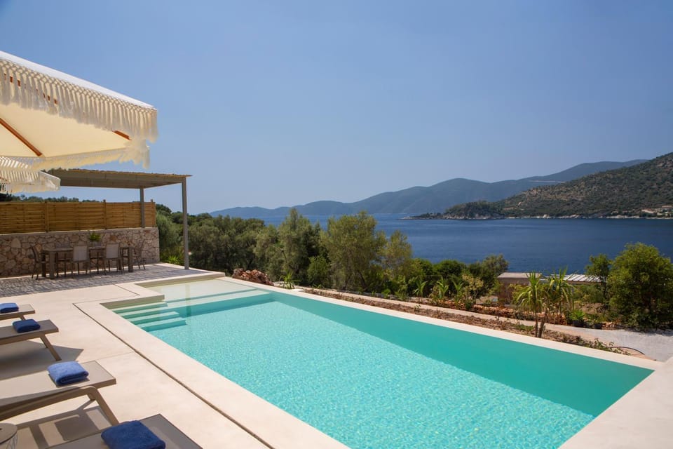 Sea view, Swimming pool, Swimming pool, sunbed