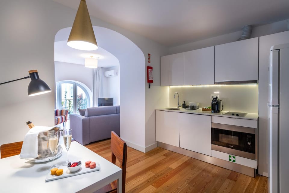 Kitchen or kitchenette, Dining area, Bedroom