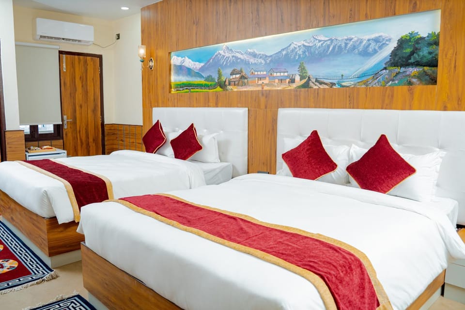 Restaurant/places to eat, Bed, Photo of the whole room, Bedroom, City view, Breakfast, Parking, heating, wardrobe, air conditioner