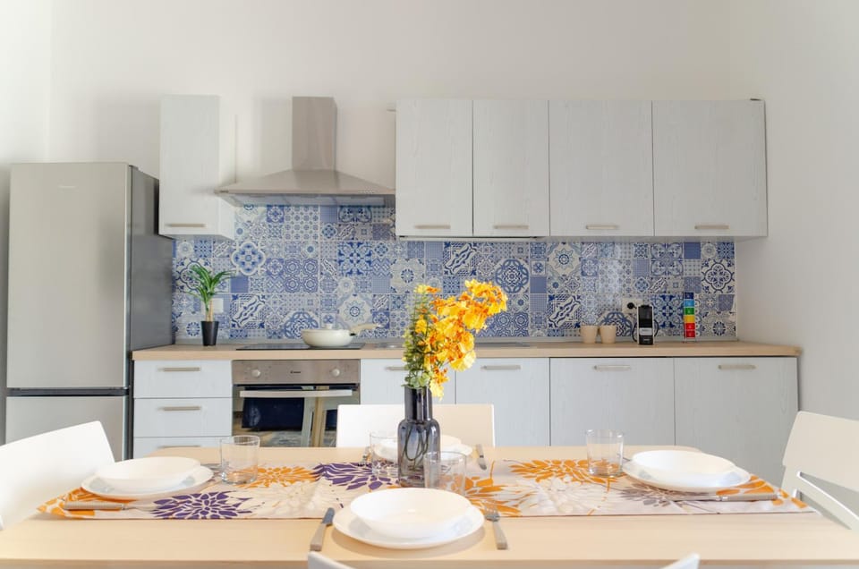 Kitchen or kitchenette, Dining area, pet friendly, stove